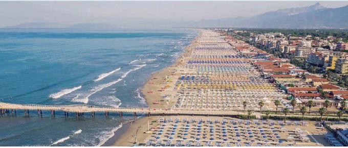La casa al mare costa sempre meno: il calo più marcato a Viareggio (-10,6%) 