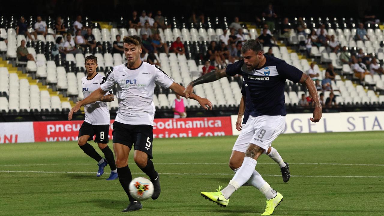 Petagna segna il gol del raddoppio spallino a Cesena