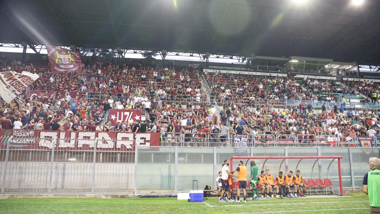 Il bellissimo colpo d'occhio della tribuna del Mirabello
