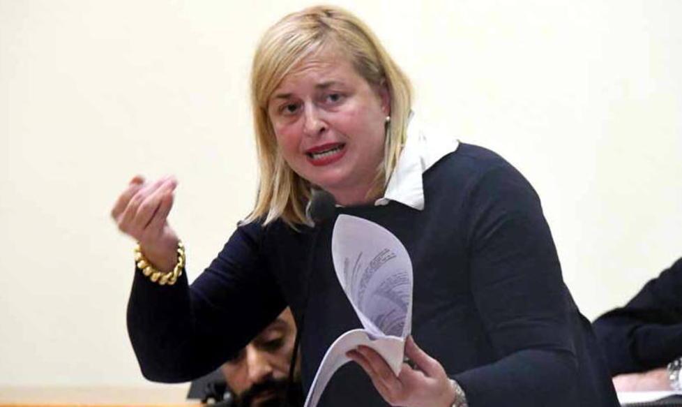 La ex sindaca Magnani attacca: in consiglio spenta la democrazia