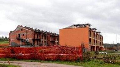 All’asta l’ecomostro di Botteghe un milione per 20 case e terreni