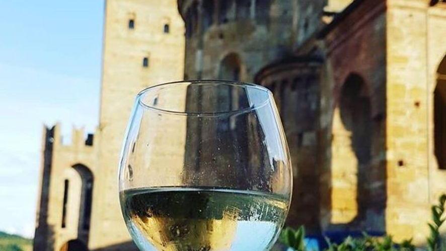 Trekking del vino affascinante Cin cin a spasso nella storia