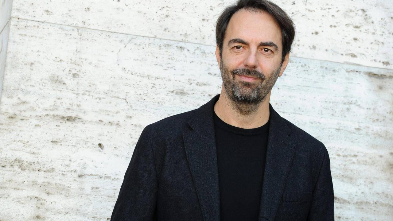 Neri Marcorè canta De André