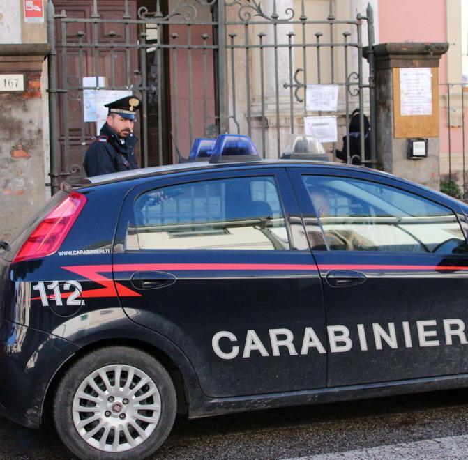 Un'auto dei carabinieri (Foto d'archivio)