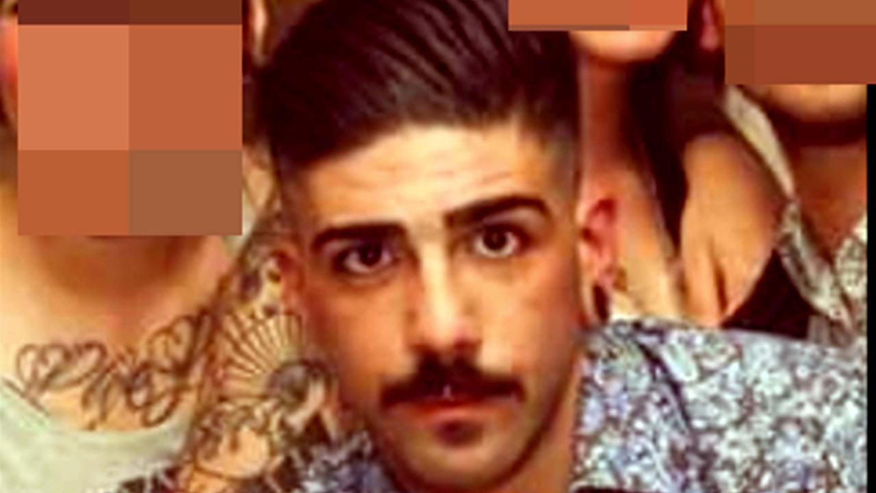 Morto per overdose il giovane trovato in un cassonetto a Londra