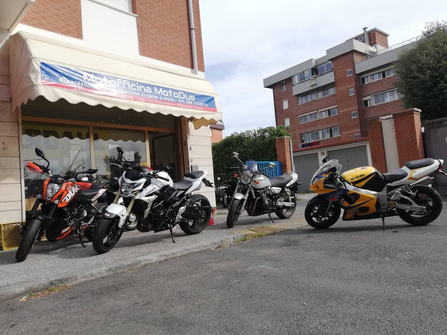 L'officina Moto2