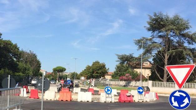 Continuano i lavori sulla rotatoria di via Allende