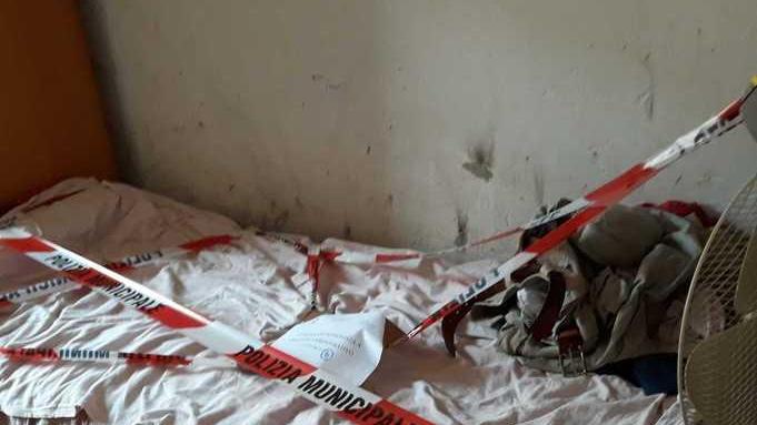 Fabbrica del falso scoperta in una casa del centro storico