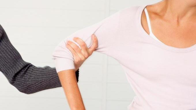 Tenta di violentare la sua ex, arrestato