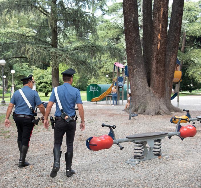 Pedofilo 87enne ai Giardini, rabbia e paura fra le mamme che frequentano il parchetto 