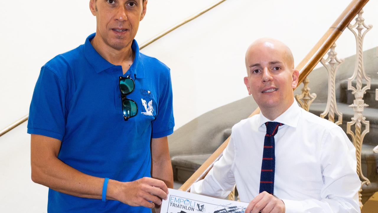 Il dirigente di Empoli Asd Triathlon Fabio Ninci e l'assessore allo Sport Fabrizio Biuzzi