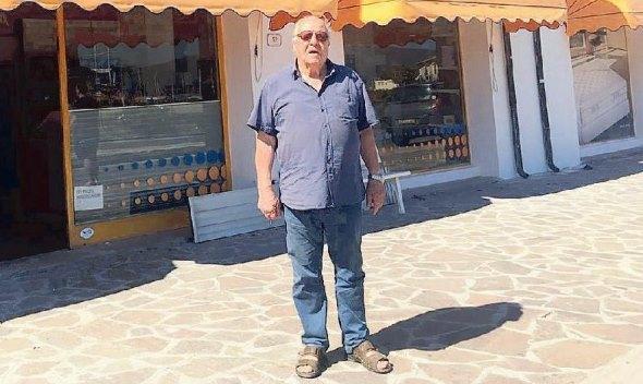 Pietro Paolini, il titolare del negozio di elettrodomestici a Concia di Terra