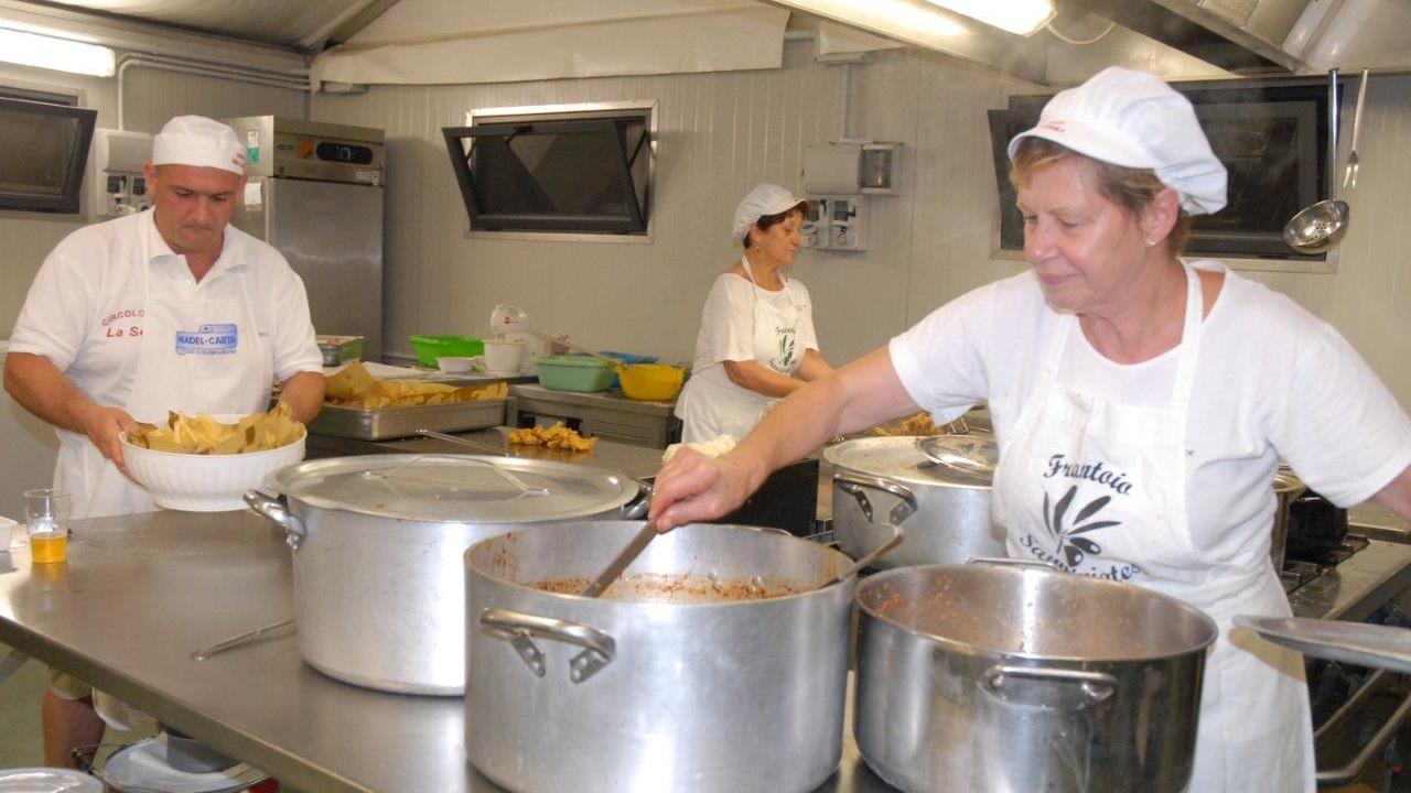Dal "cunigliolo" fritto agli "schiaffoni": 10 sagre da non perdere in provincia di Pisa