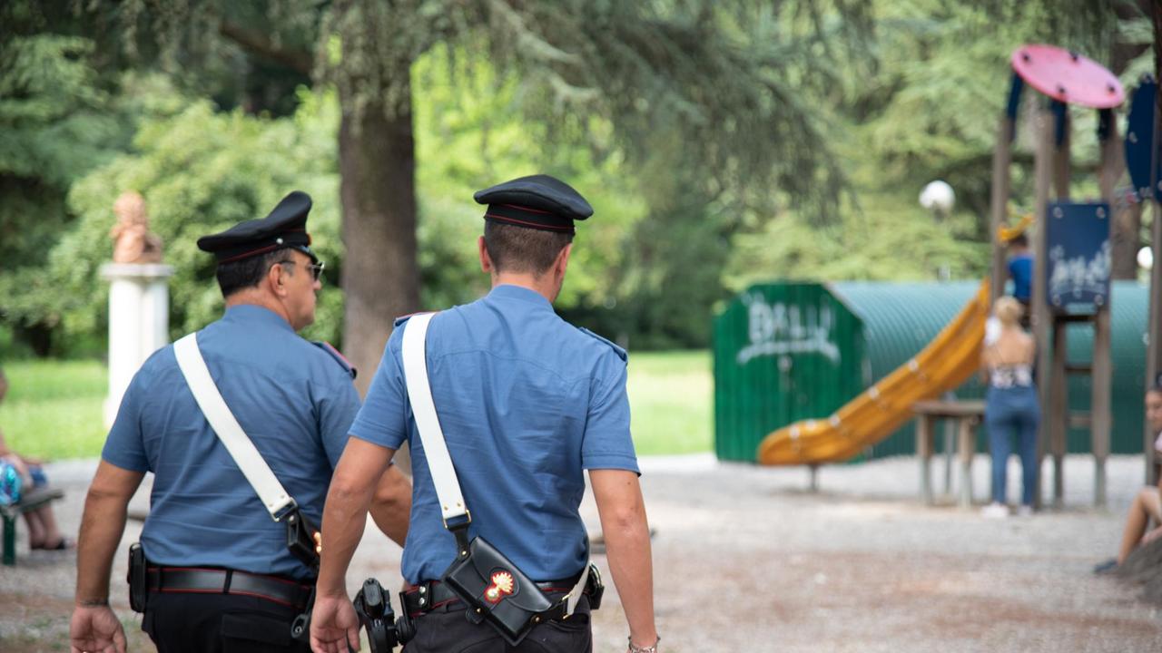 Tre adescamenti in due giorni ai Giardini, il pedofilo seriale 87enne ora è finito in carcere