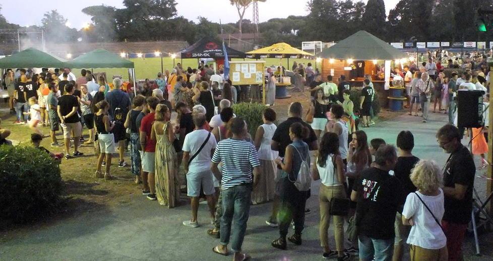 Al Magona buon cibo, bella musica, tutto nel segno della solidarietà