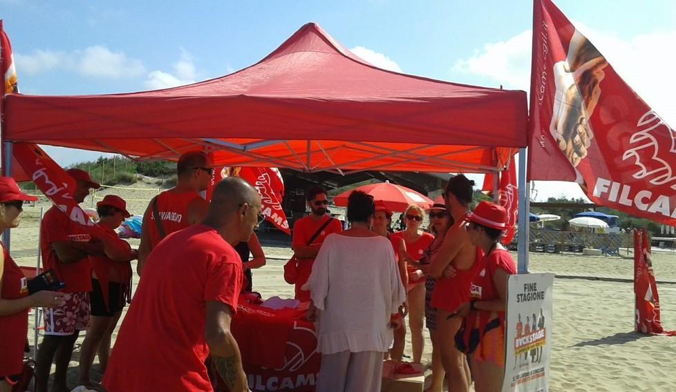  “Porta a porta” di Filcams tra spiagge e alberghi contro il lavoro irregolare 