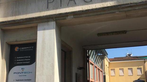 Entrano di notte nella sede di Pontech