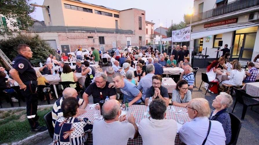 150 persone alla Cena dei Poveri di via S. Paolo