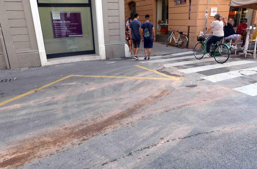 Mezzo di Hera perde olio