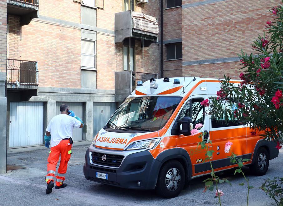 Ferrara, donna ferita con un coltello: il compagno portato in caserma 
