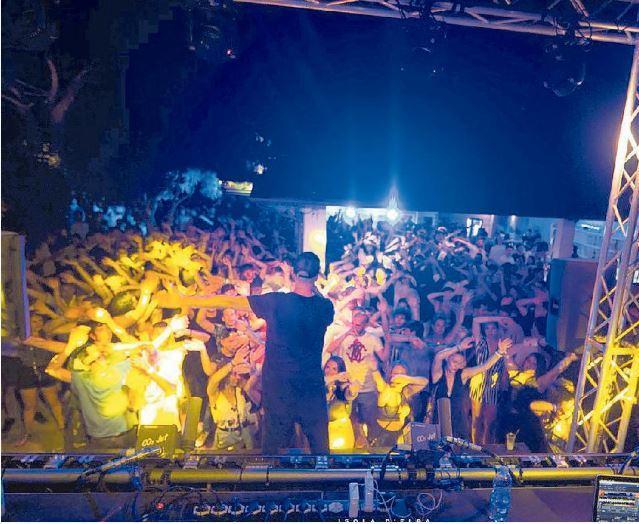 Il Comune spegne la musica alle 2,30, Tinello Club in rivolta: «Così addio movida» 