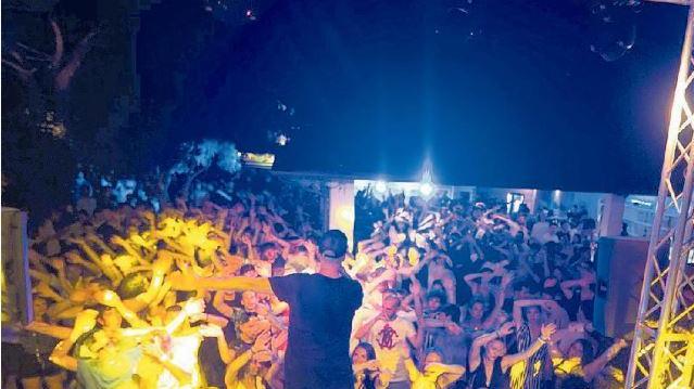 Il Comune spegne la musica alle 2,30, Tinello Club in rivolta: «Così addio movida»