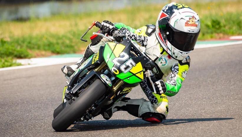Rubate moto e caschi al campioncino Rayan