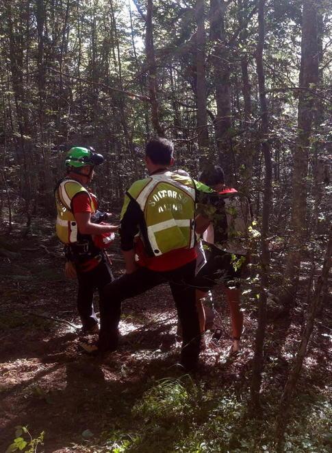 Cade con la mountain-bike salvato dal Soccorso alpino 