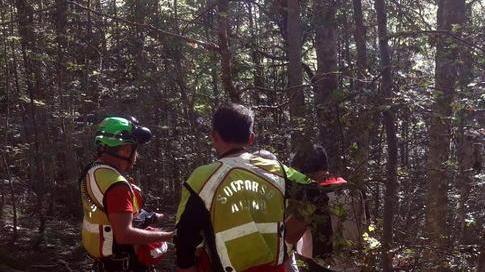 Cade con la mountain-bike salvato dal Soccorso alpino