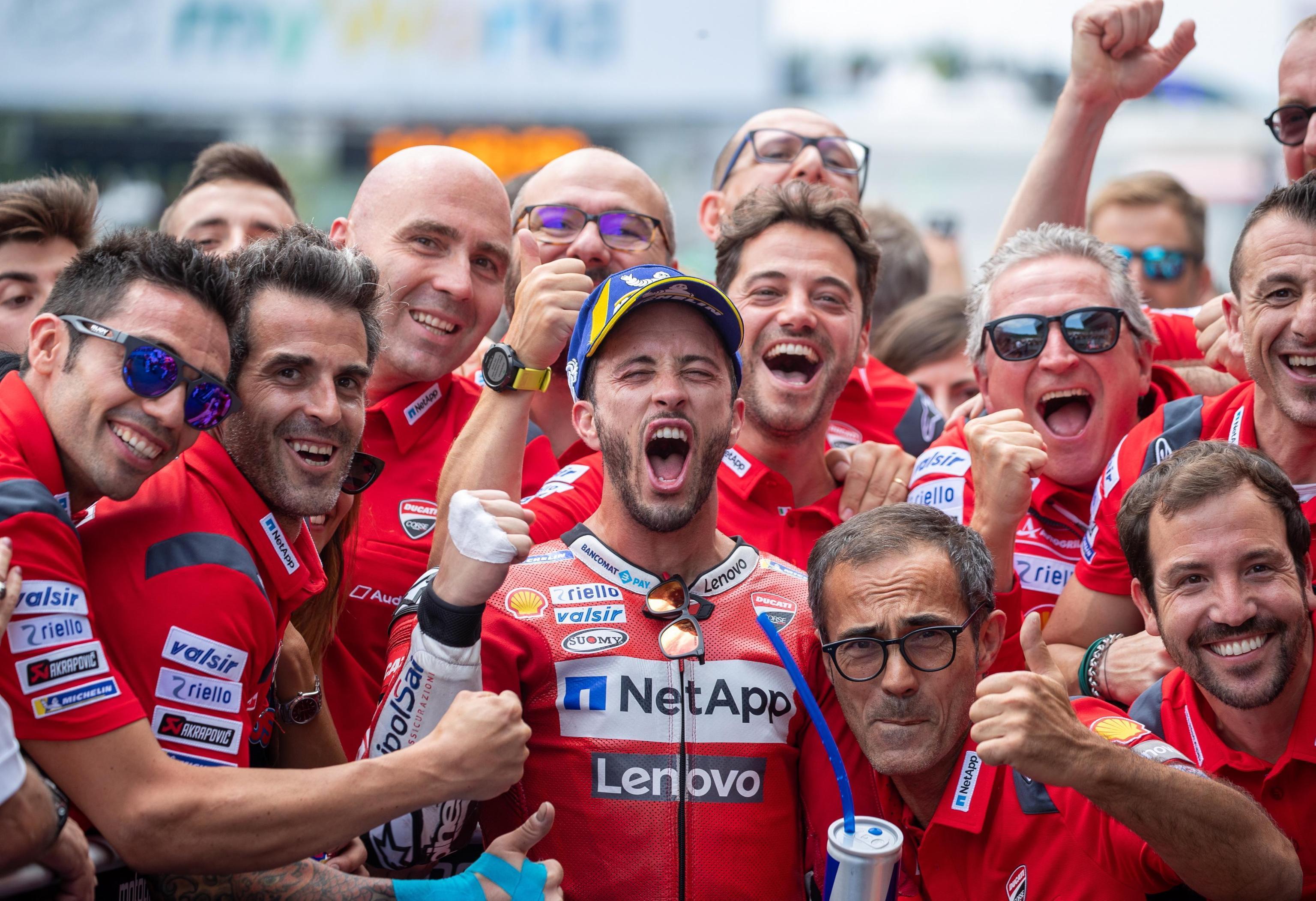 Dovizioso da urlo, il marziano Marquez sorpreso e infilato all’ultima curva