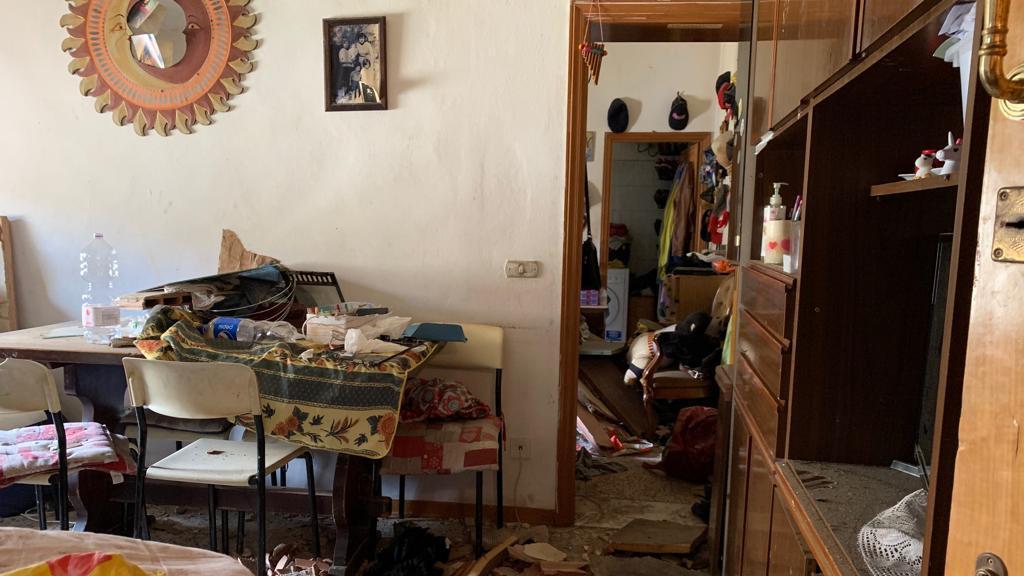 L'appartamento di via Tilli a Castelfiorentino dove è crollato il controsoffitto (foto Carlo Sestini)