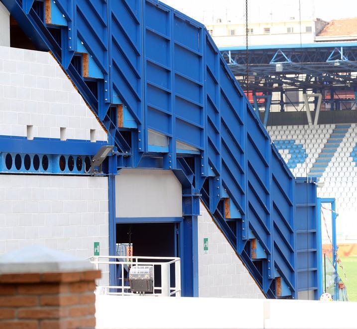 Flange e parapetti: tutti i punti critici dello stadio Mazza segnalati in procura 