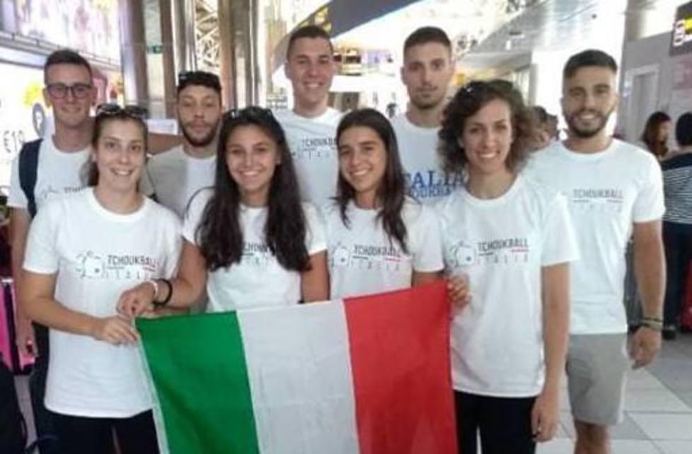 Ai 9 estensi l’argento iridato