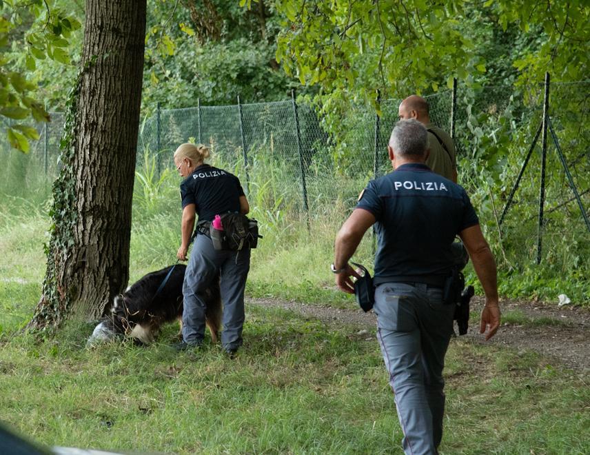Braccato da tre giorni L’omicida è ancora qui 
