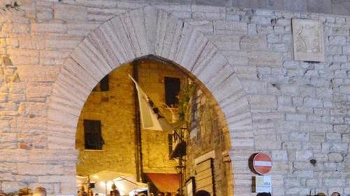 Palio delle botti, la sfida è nella corsa per le vie del centro