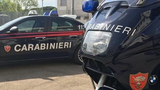I carabinieri hanno denunciato un pistoiese per truffa: la concessionaria era finta