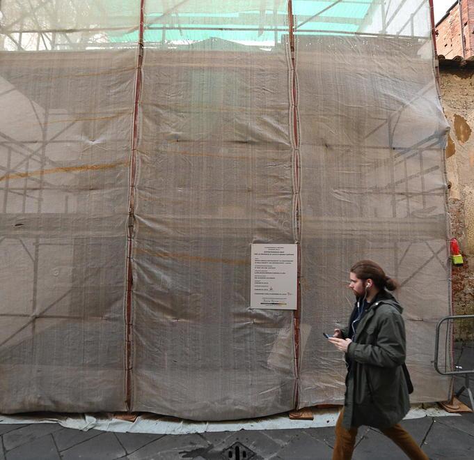 Riparte il restauro dell’affresco di via dell’Arcivescovato 