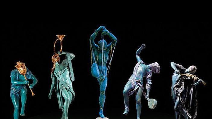 In piazza dei Caduti un museo a cielo aperto con le sculture