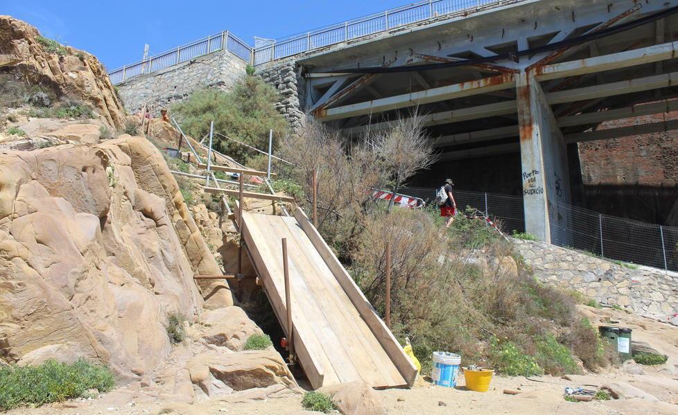 Nuova discesa per Calafuria ed è vietato andare sotto al ponte 
