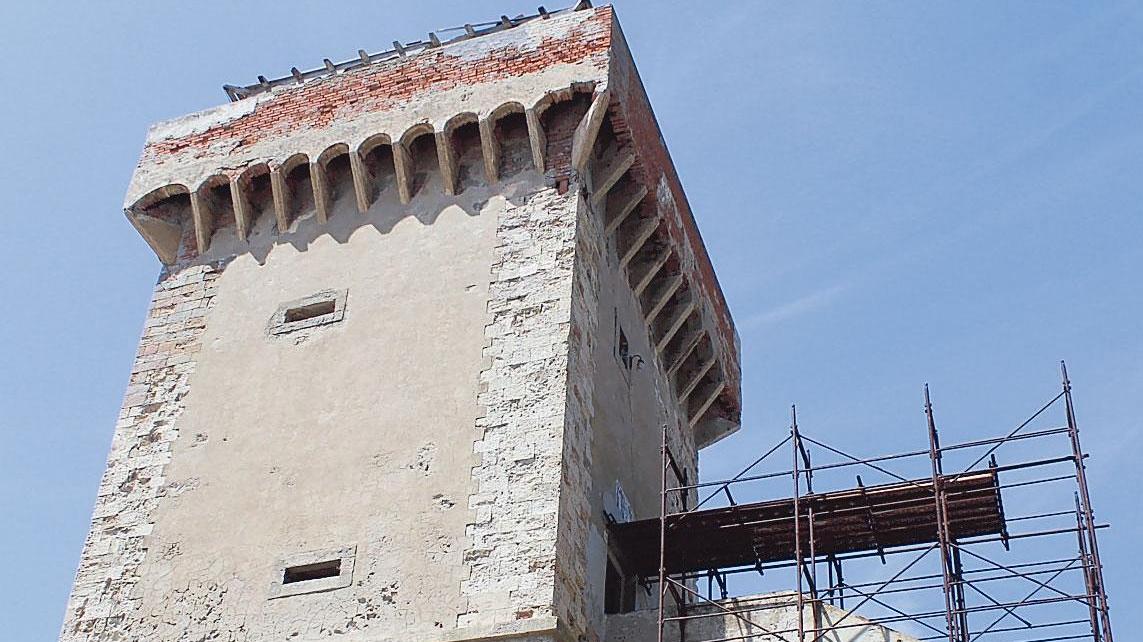 E la Torre simbolo del Romito è transennata e vuota da sei anni