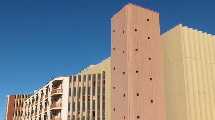 Odissea di notte in tre ospedali dopo la frattura ad un braccio