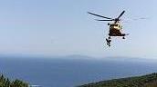 Cade in mountain bike a Punta Calamita, interviene il Pegaso