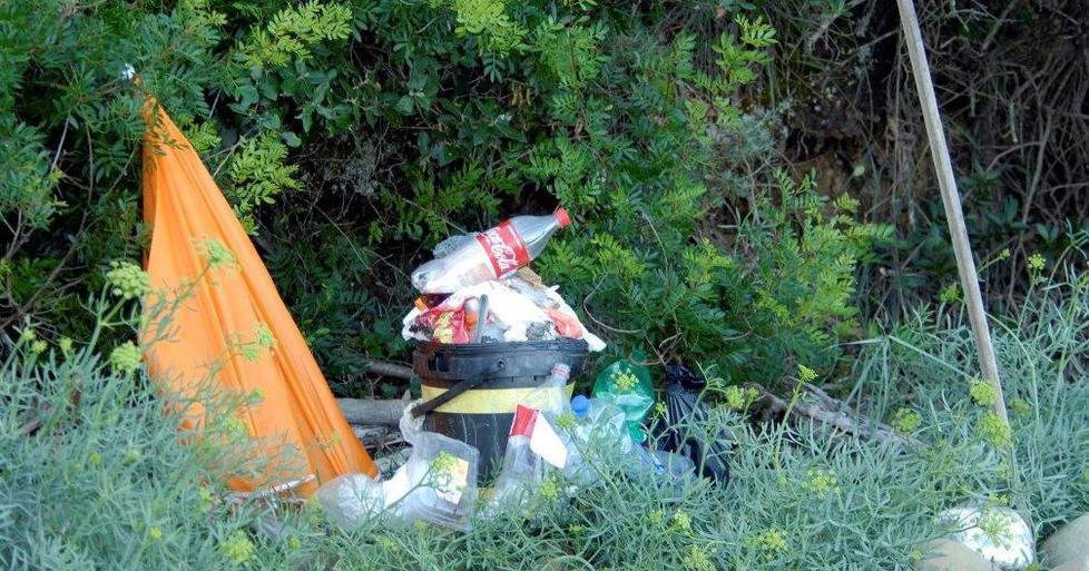 Sos immondizia alla caletta