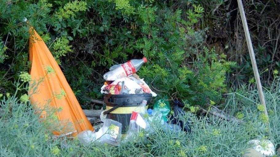 Sos immondizia alla caletta