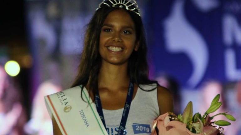 Francesca Chisari ci prende gusto e ora Miss Livorno entra nel vivo