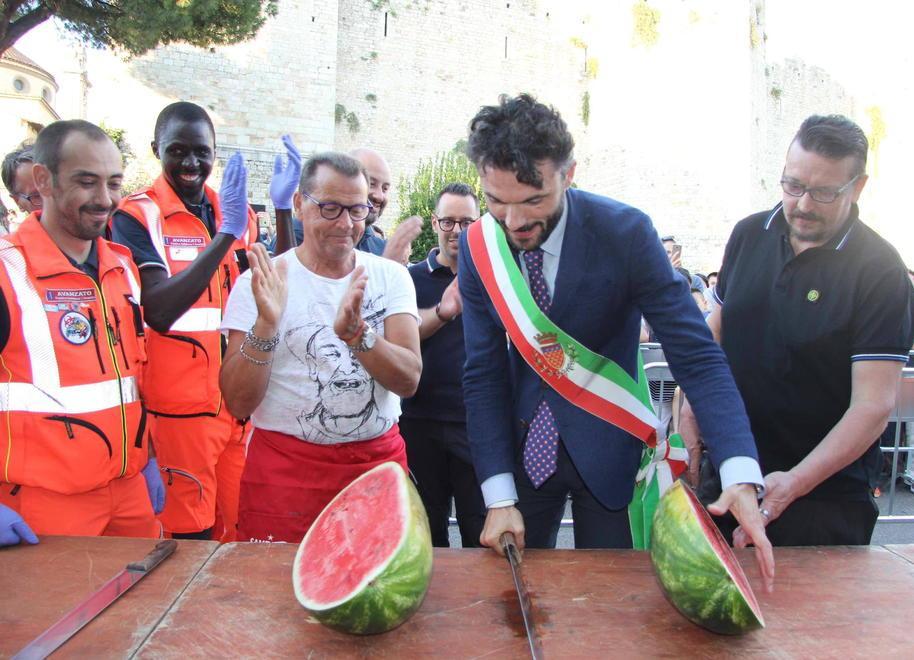 Ferragosto, cocomero a volontà per tutti 