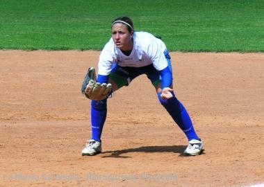 Una giocatrice della Nuoro Softball in ricezione 