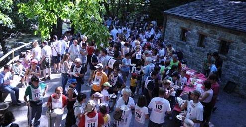 Con la “Mangialonga” 20 chilometri nei boschi tra sport e gastronomia 