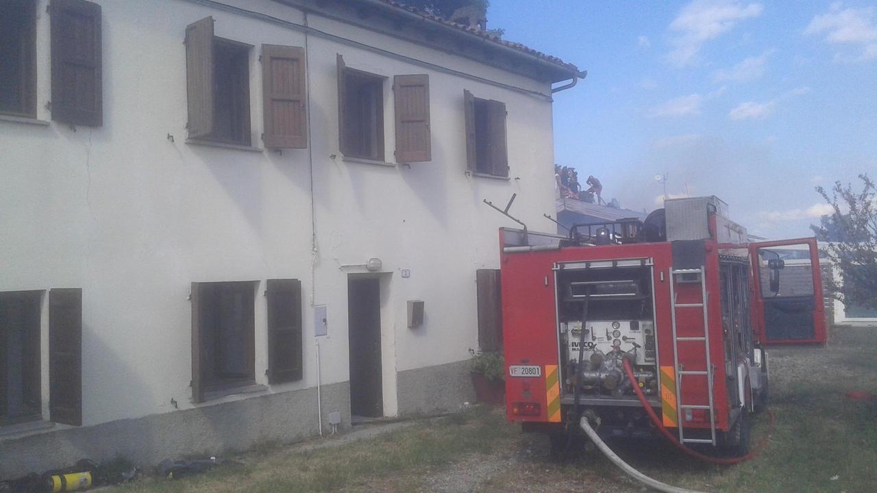Pavullo, festa di Ferragosto rovinata da un incendio