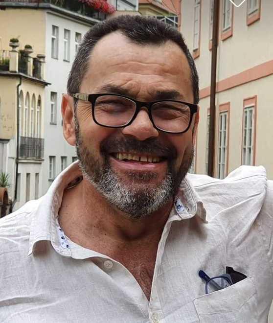 Malore a 59 anni muore noto gommista